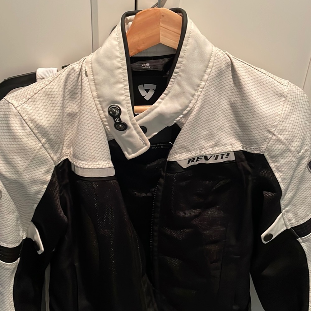 Motorcycle jacket